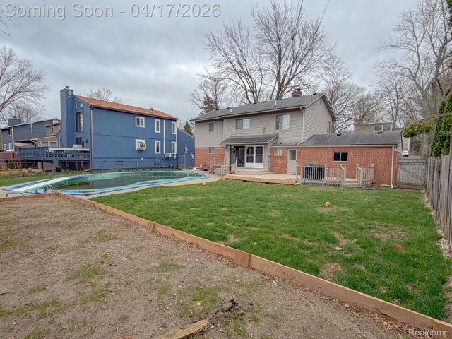 2110 Langham Drive, West Bloomfield Charter Township, MI 48323