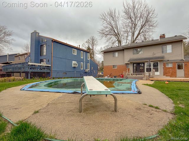 2110 Langham Drive, West Bloomfield Charter Township, MI 48323