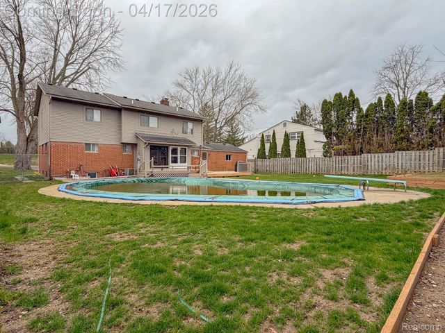 2110 Langham Drive, West Bloomfield Charter Township, MI 48323