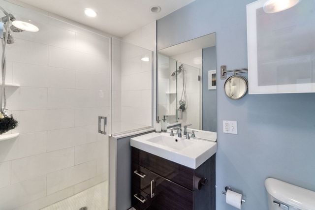 345 D St 13, Boston, MA 02127