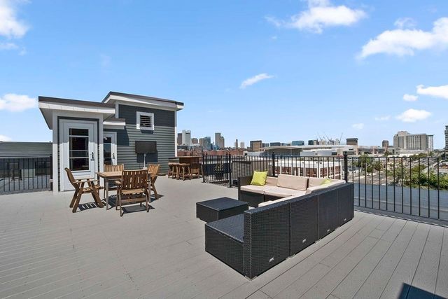 345 D St 13, Boston, MA 02127