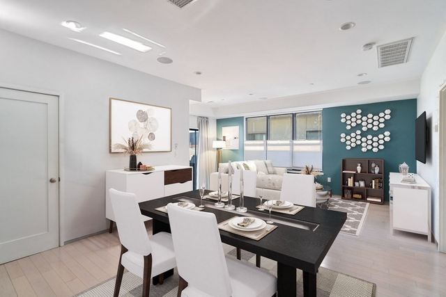 345 D St 13, Boston, MA 02127