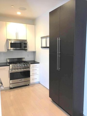 345 D St 13, Boston, MA 02127