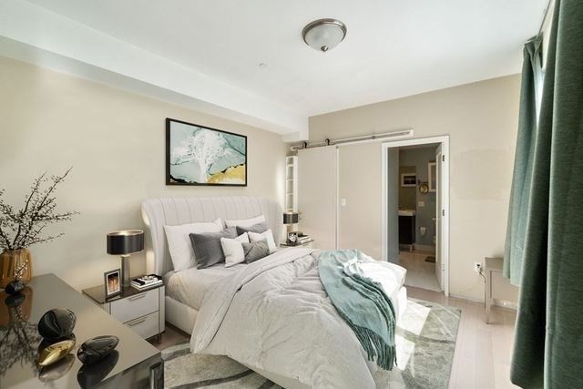 345 D St 13, Boston, MA 02127