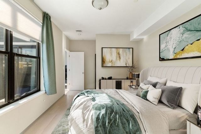 345 D St 13, Boston, MA 02127