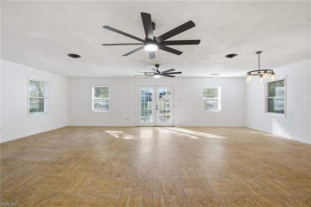 3753 S Plaza TRL, Virginia Beach, VA 23452