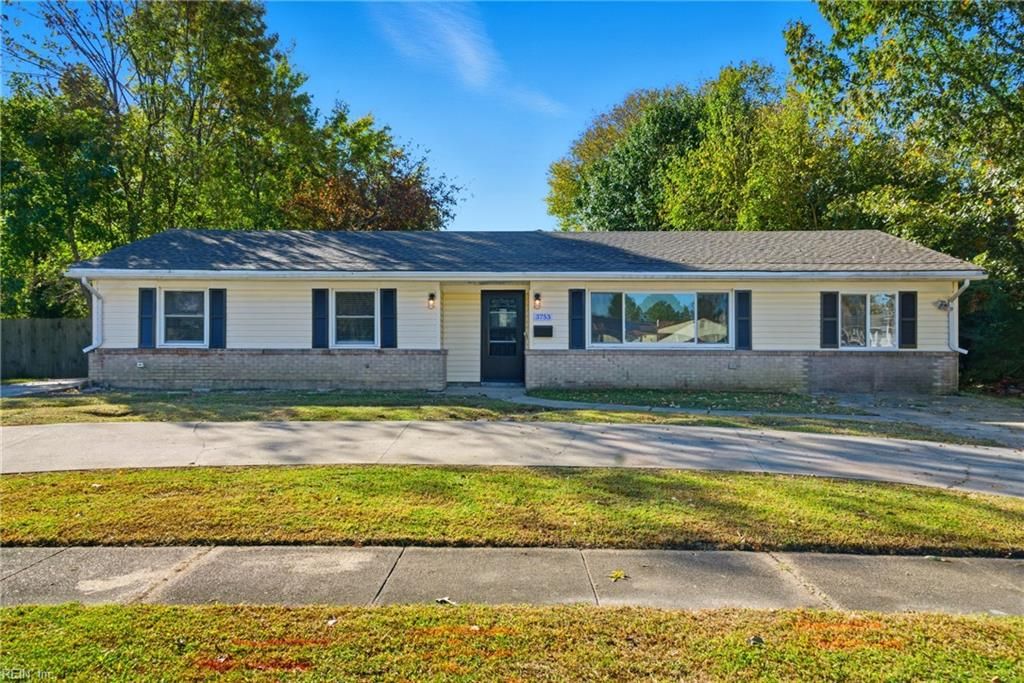 3753 S Plaza TRL, Virginia Beach, VA 23452