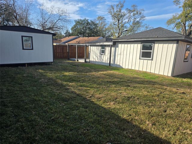 2106 Pomona Drive, Pasadena, TX 77506