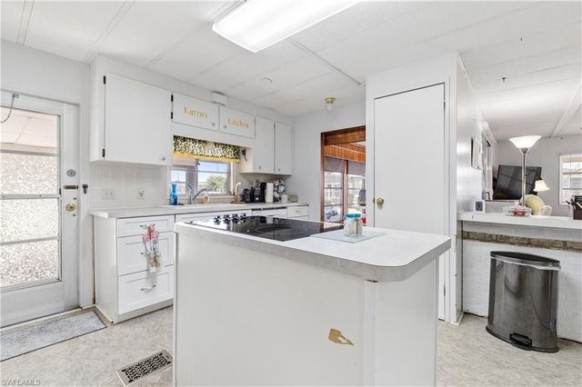 3373 Rainbow LN, North Fort Myers, FL 33903