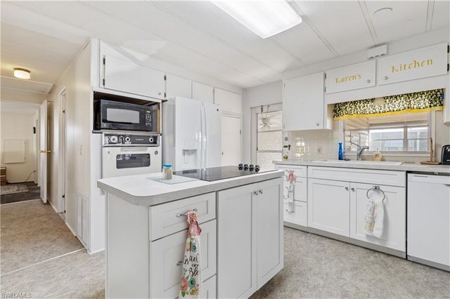 3373 Rainbow LN, North Fort Myers, FL 33903