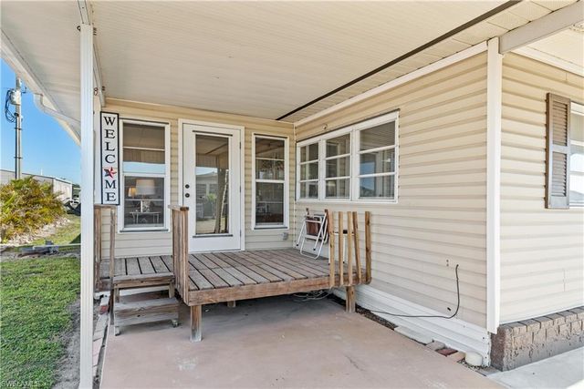 3373 Rainbow LN, North Fort Myers, FL 33903