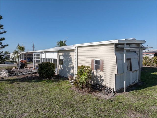 3373 Rainbow LN, North Fort Myers, FL 33903