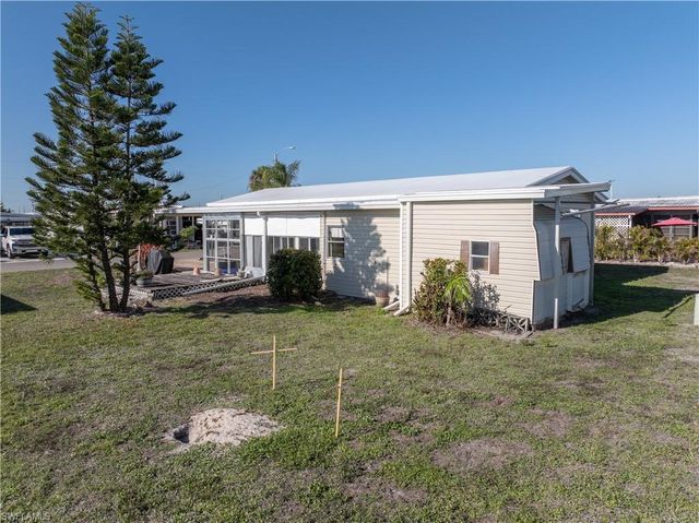 3373 Rainbow LN, North Fort Myers, FL 33903