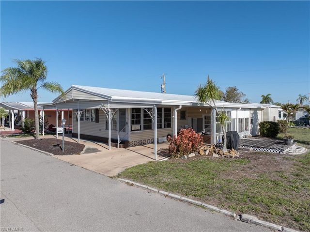 3373 Rainbow LN, North Fort Myers, FL 33903