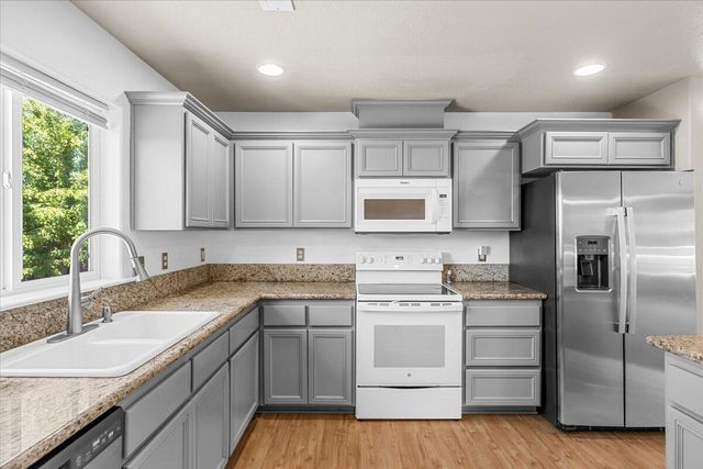 7925 Timberline, White City, OR 97503