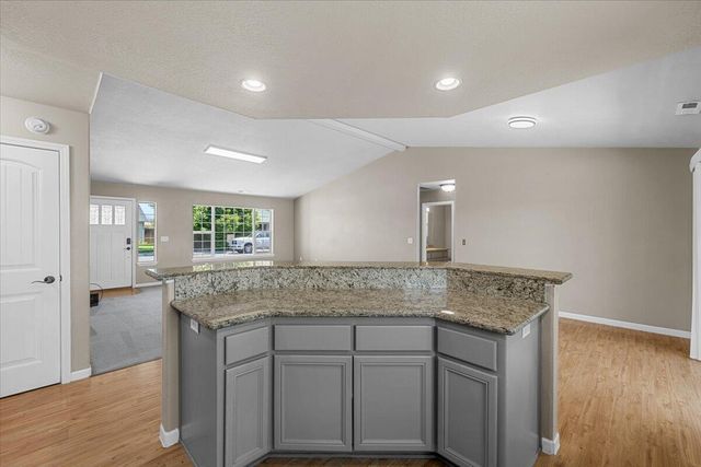7925 Timberline, White City, OR 97503