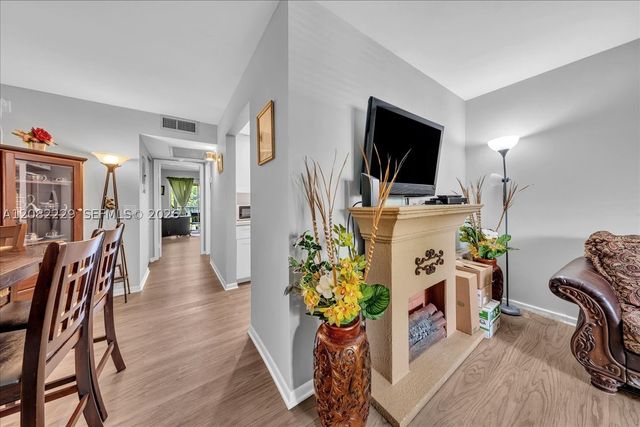 13250 SW 7th Ct 210L, Pembroke Pines, FL 33027