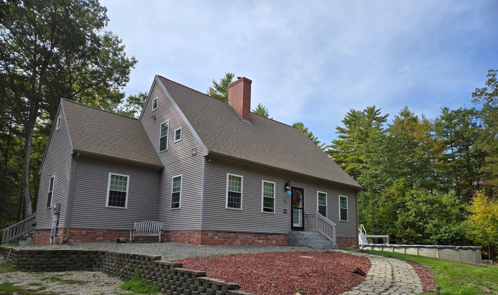 98 Copp Drive, Fremont, NH 03044