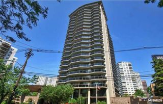 2077 Center Avenue 20J, Fort Lee, NJ 07024