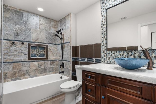 2426 ABBEY AVENUE, Orlando, FL 32833