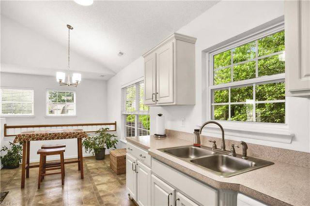 244 Claiborne DR, Williamsburg, VA 23185
