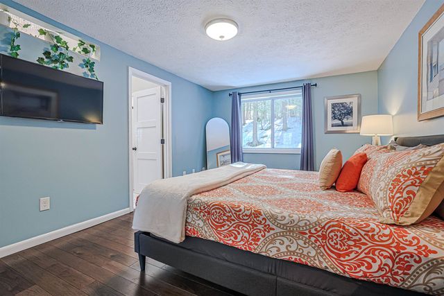 4 Meadowview Lane, Merrimack, NH 03054