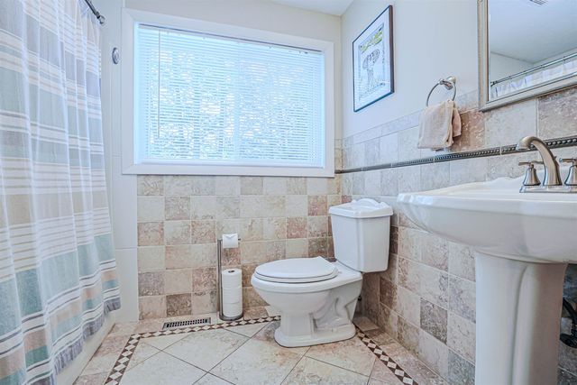 4 Meadowview Lane, Merrimack, NH 03054