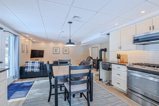 4 Meadowview Lane, Merrimack, NH 03054