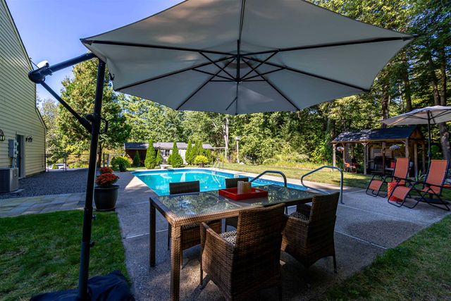 4 Meadowview Lane, Merrimack, NH 03054