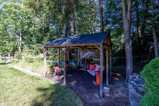 4 Meadowview Lane, Merrimack, NH 03054