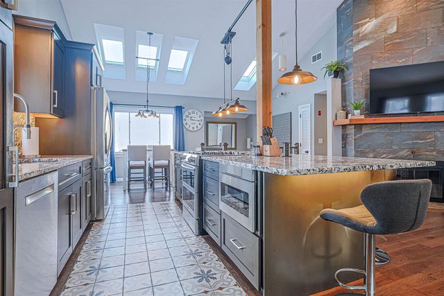 4 Meadowview Lane, Merrimack, NH 03054