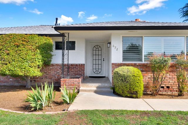 672 W Roberts Avenue, Fresno, CA 93704