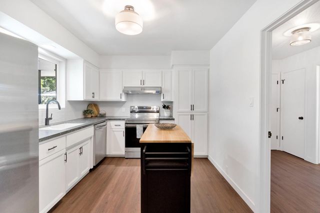 672 W Roberts Avenue, Fresno, CA 93704