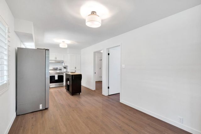 672 W Roberts Avenue, Fresno, CA 93704
