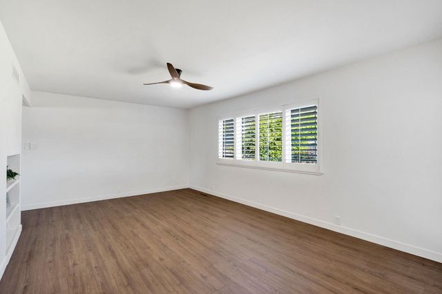 672 W Roberts Avenue, Fresno, CA 93704