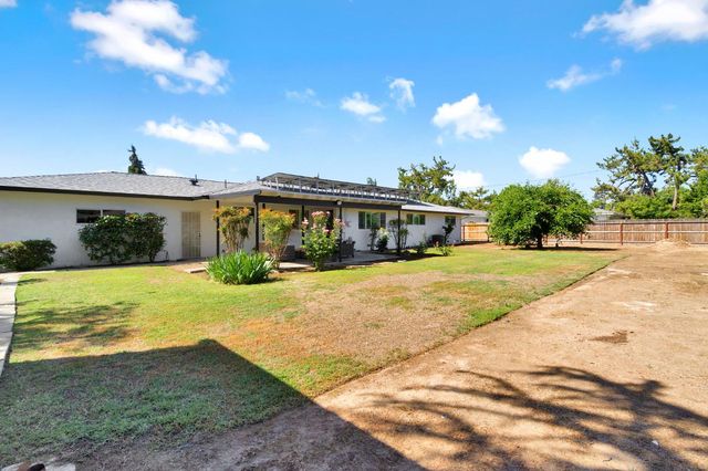 672 W Roberts Avenue, Fresno, CA 93704