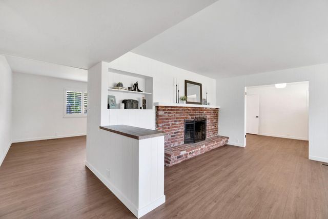 672 W Roberts Avenue, Fresno, CA 93704
