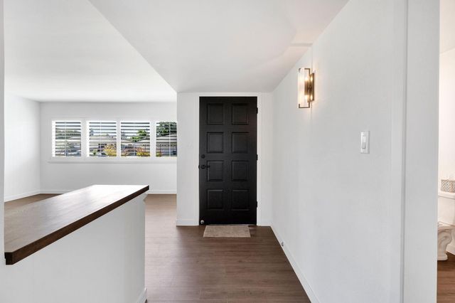 672 W Roberts Avenue, Fresno, CA 93704