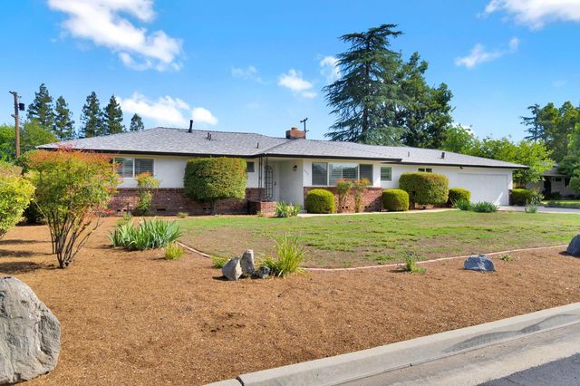 672 W Roberts Avenue, Fresno, CA 93704