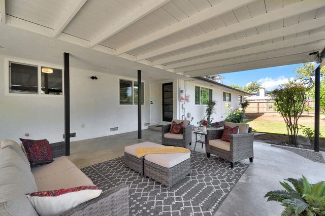 672 W Roberts Avenue, Fresno, CA 93704