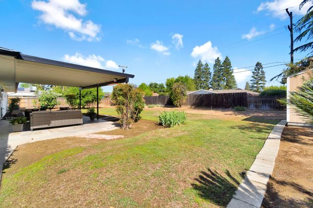 672 W Roberts Avenue, Fresno, CA 93704