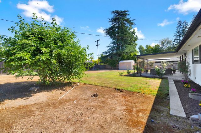 672 W Roberts Avenue, Fresno, CA 93704