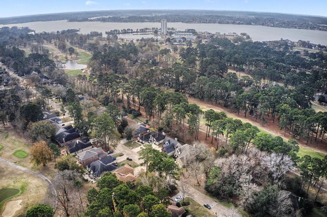 14007 Fountainview Drive, Montgomery, TX 77356