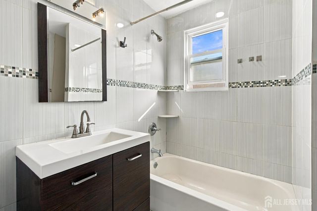 6 1st Street b, Port Reading, NJ 07064