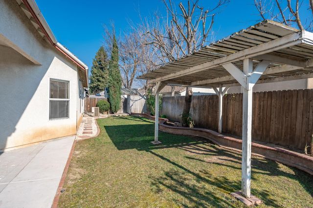 7210 N Laval, Fresno, CA 93720