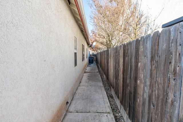 7210 N Laval, Fresno, CA 93720