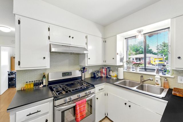 606 W North Loop BLVD, Austin, TX 78751