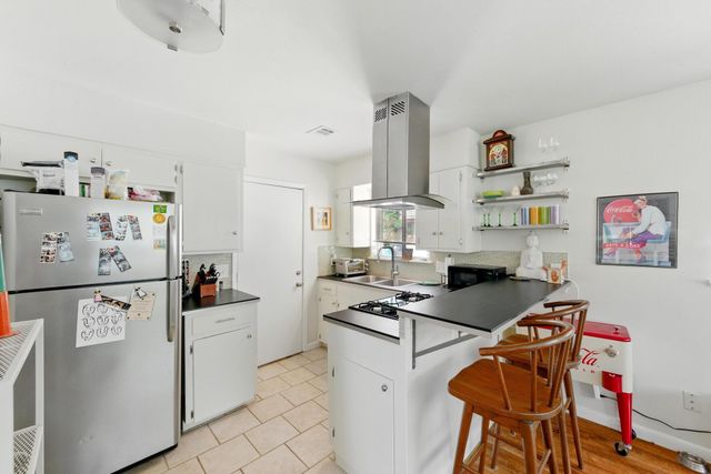 606 W North Loop BLVD, Austin, TX 78751