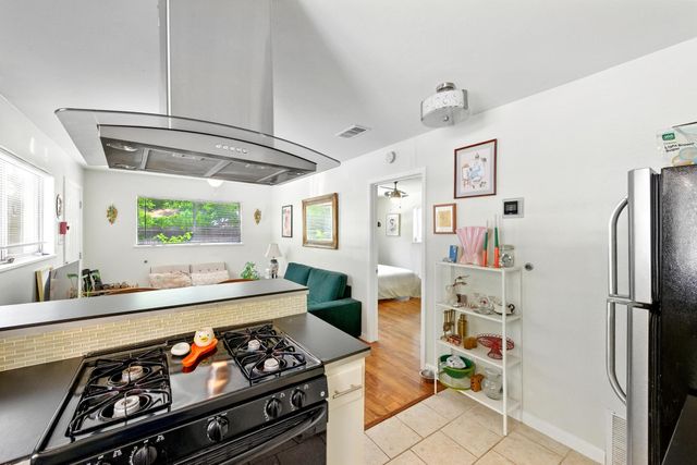 606 W North Loop BLVD, Austin, TX 78751