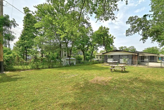 606 W North Loop BLVD, Austin, TX 78751